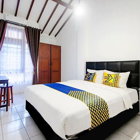Spot On 2107 Ijo Pupus Syariah Residence Baturetno Экстерьер фото