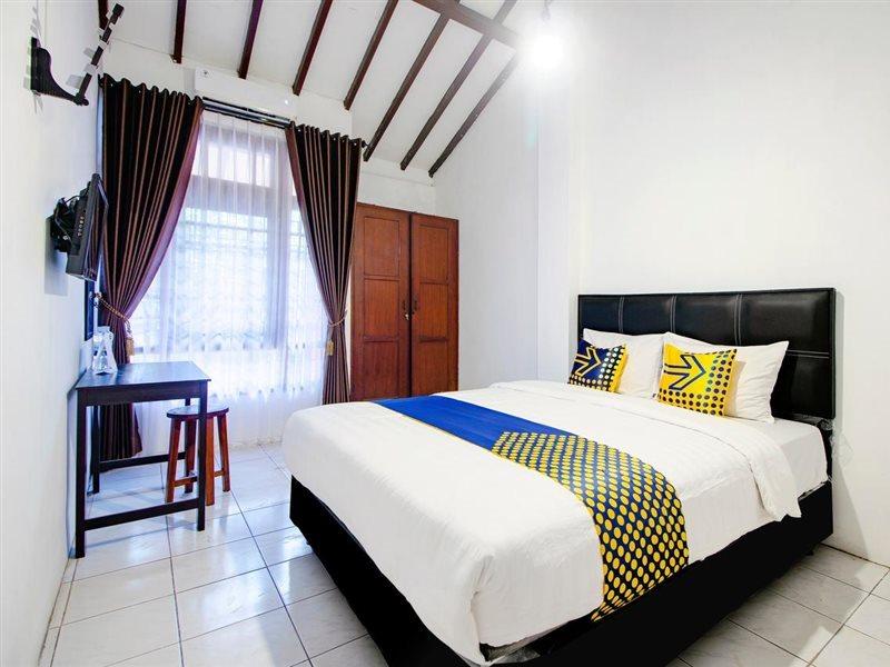 Spot On 2107 Ijo Pupus Syariah Residence Baturetno Экстерьер фото