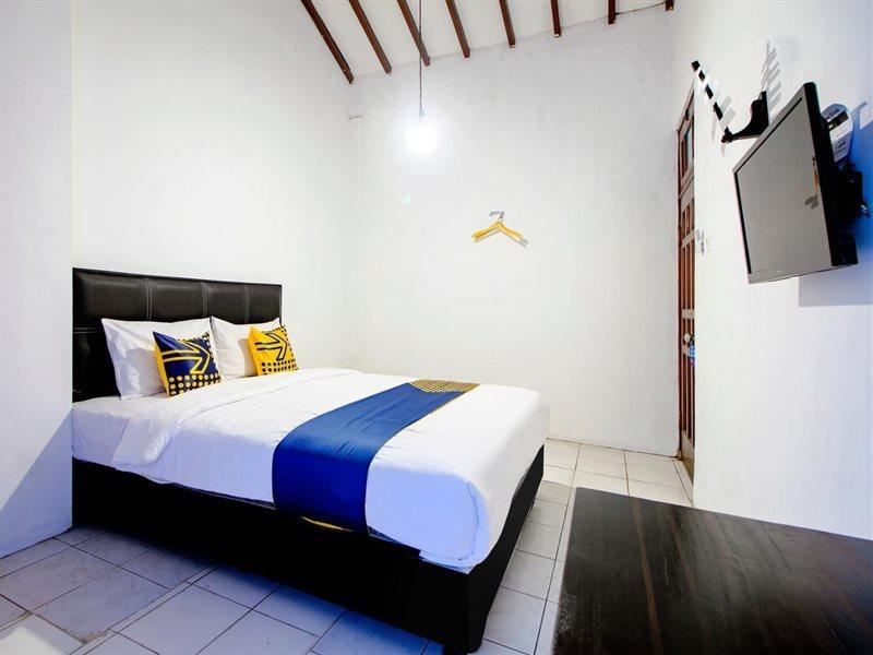 Spot On 2107 Ijo Pupus Syariah Residence Baturetno Экстерьер фото